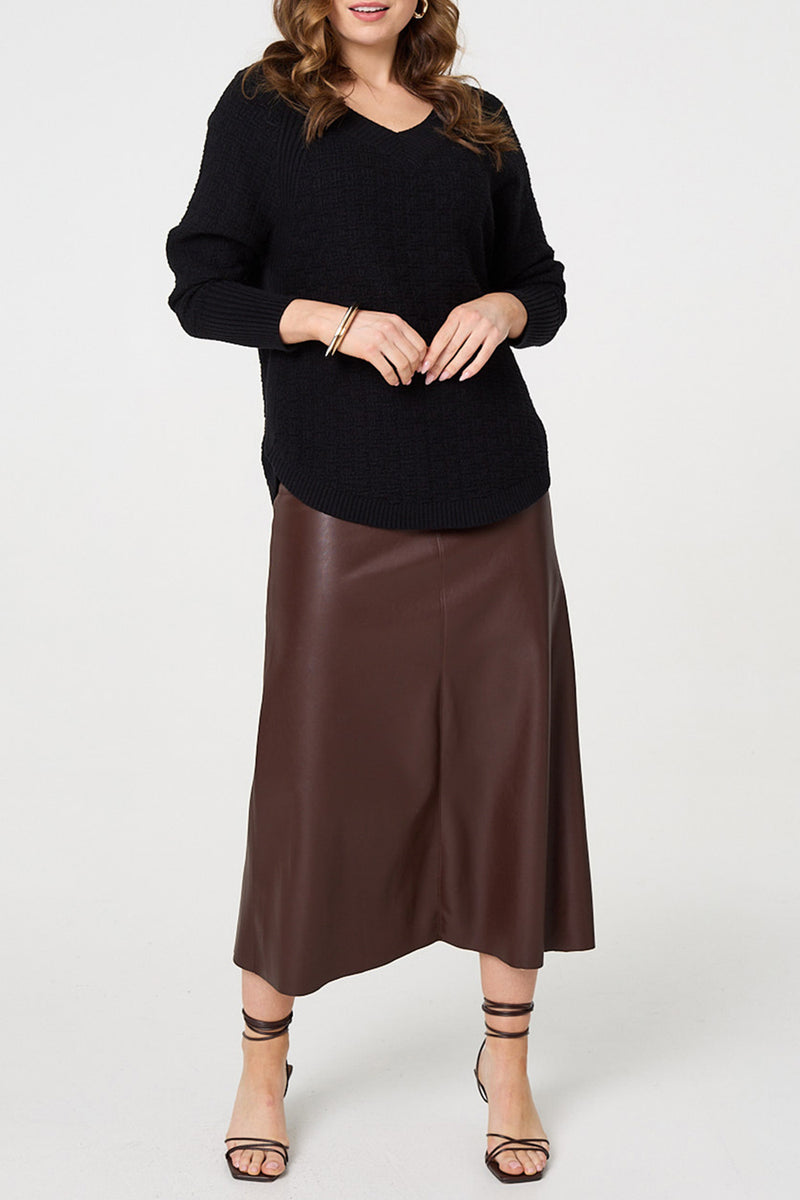 BLACK | Textured Knit Relaxed Curve Hem Jumper