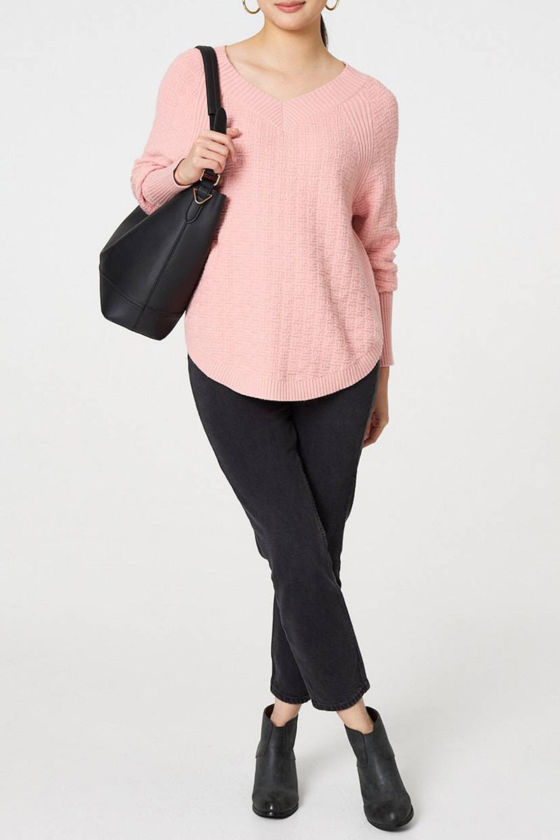 PINK | Textured Knit Relaxed Curve Hem Jumper
