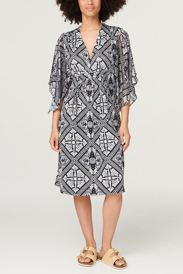 BLACK AND WHITE | Printed Flare Sleeve Shift Dress