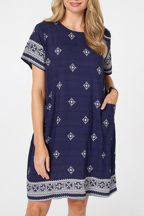 NAVY /Border Print Knee Length Shift Dress