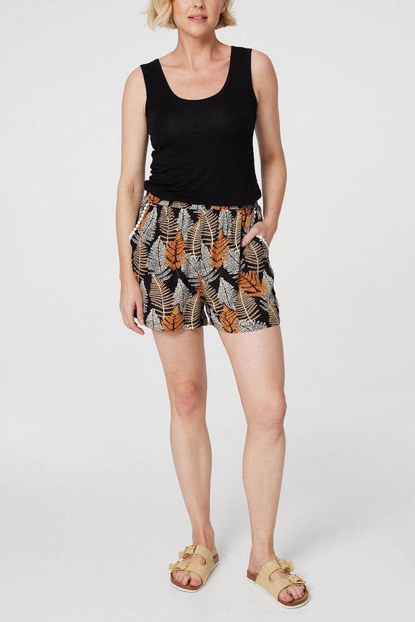 BLACK | Leaf Print High Waist Shorts