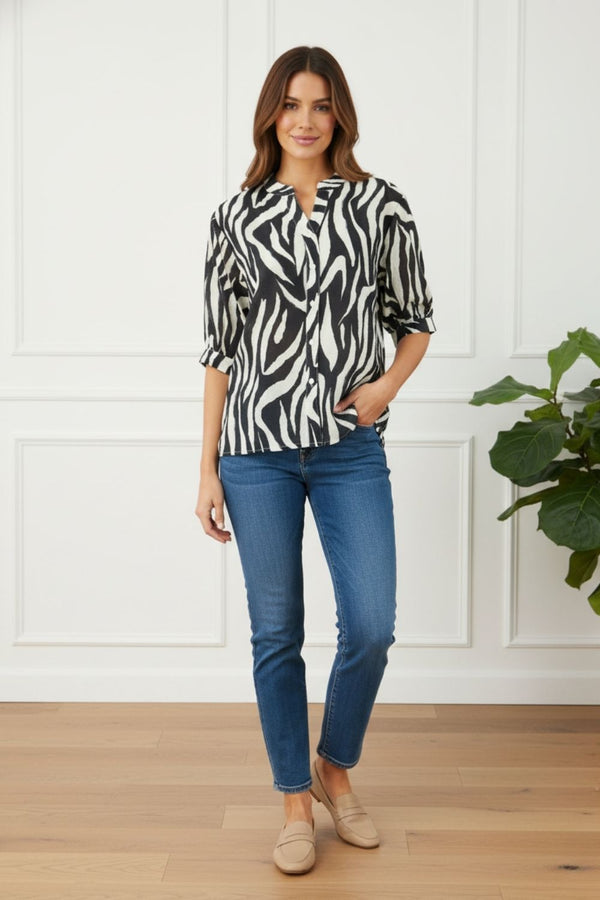 Zebra Print 3/4 Sleeve Curve Hem Blouse